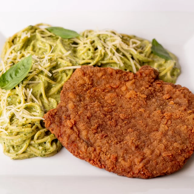 Espagueti Al Pesto con Pechuga de Pollo