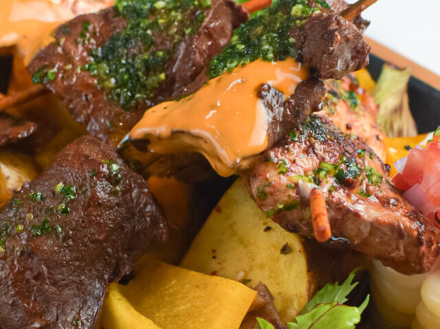 anticuchos-1080x653 anticuchos-1080x653